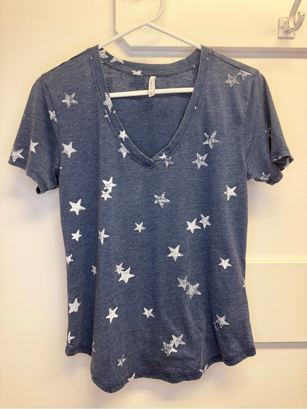 Women's Navy Star-Print V-Neck Tee